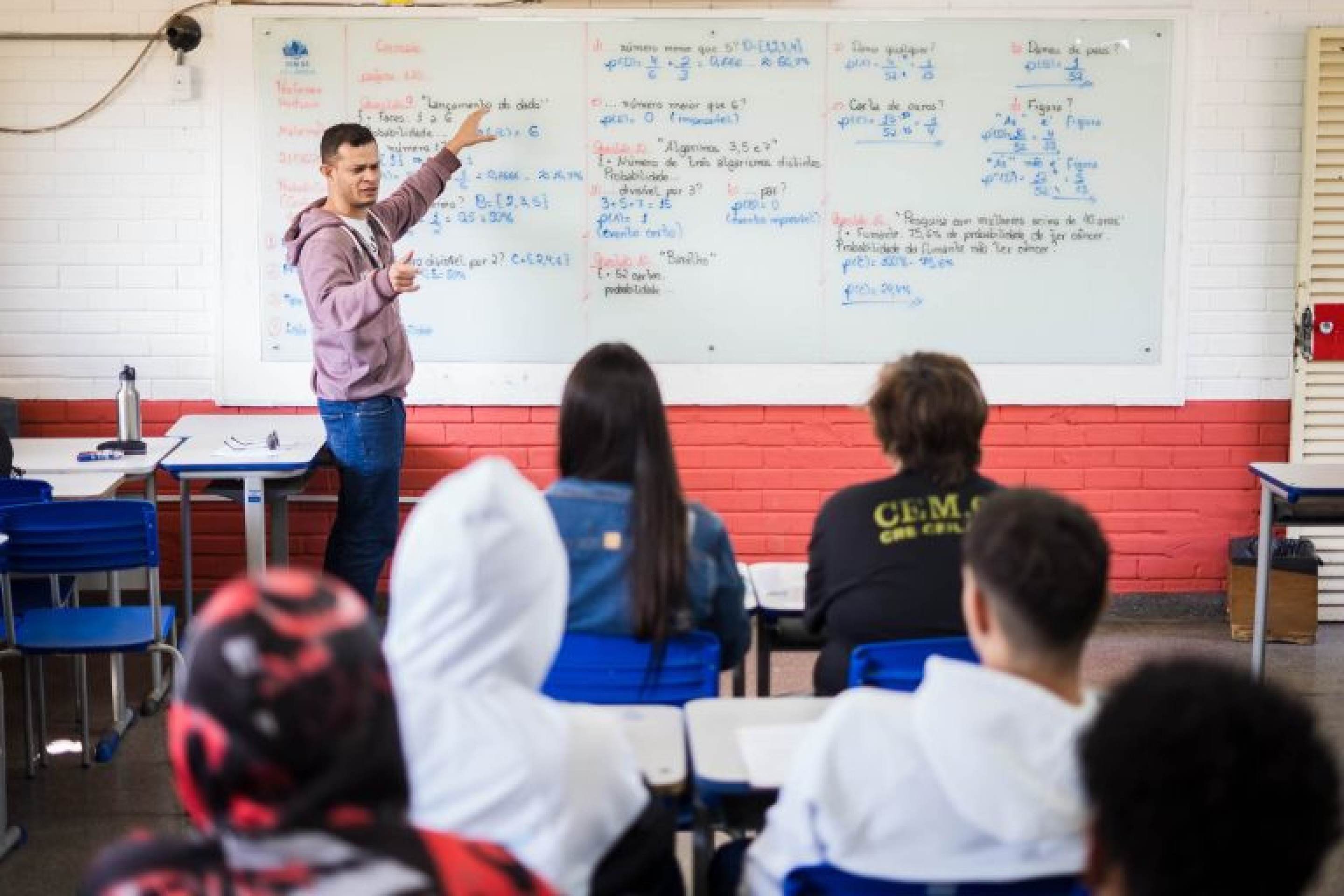 Inscrições para Educação de Jovens e Adultos (EJA) abrem segunda (5/1) no DF