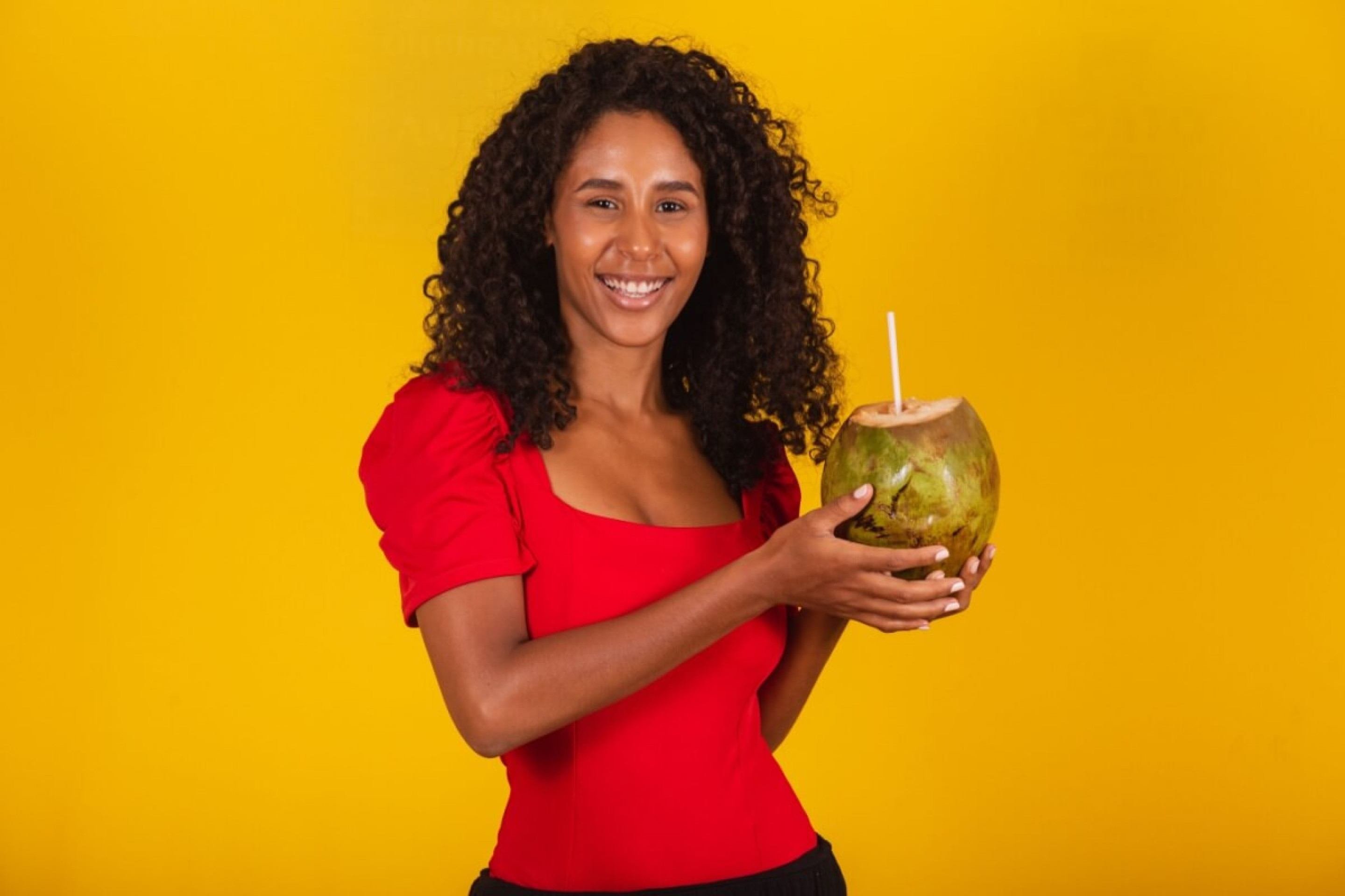 O cuidado com a alimentação ajuda a aliviar os sintomas da ressaca (Imagem: Bernardo Emanuelle | Shutterstock)  -  (crédito: EdiCase)