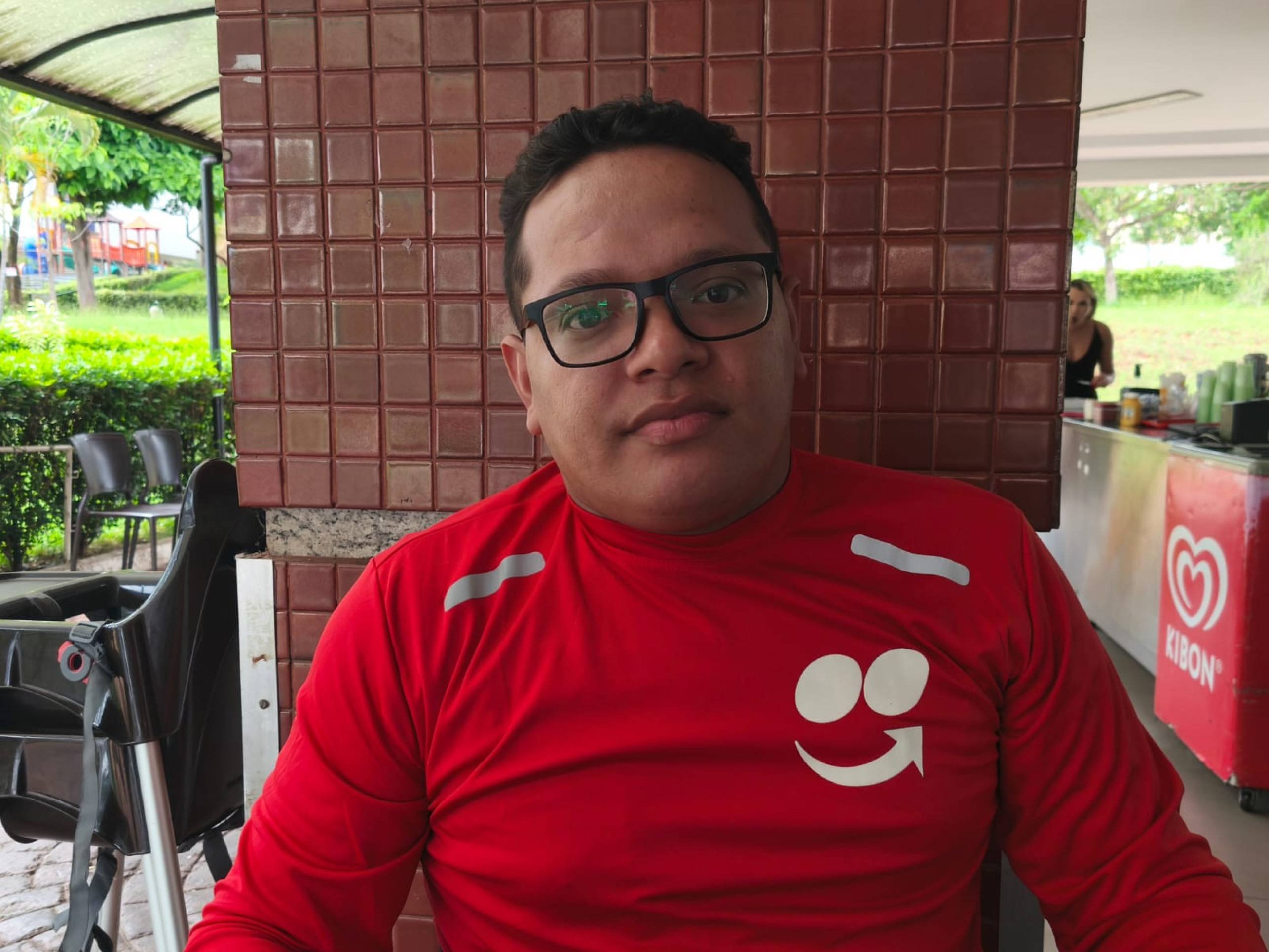 Joaberson Ara&uacute;jo trocou os direitos trabalhistas por flexibilidade no hor&aacute;rio