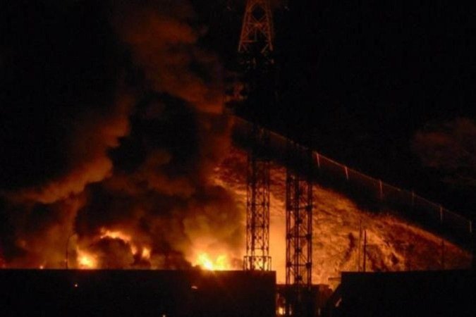 Relatos de explosões e sobrevoo de aviões em Caracas levam governo Maduro a denunciar 'agressão militar' dos EUA - (crédito: BBC Geral) Relatos de explosões e sobrevoo de aviões em Caracas levam governo Maduro a denunciar 'agressão militar' dos EUA - (crédito: BBC Geral)