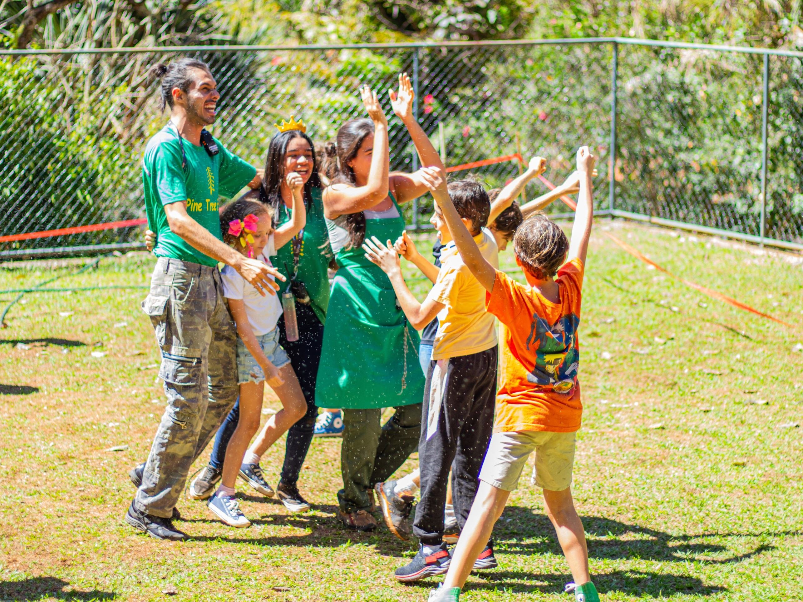 É hora de brincar! Colônia de férias entretém e diverte crianças em janeiro