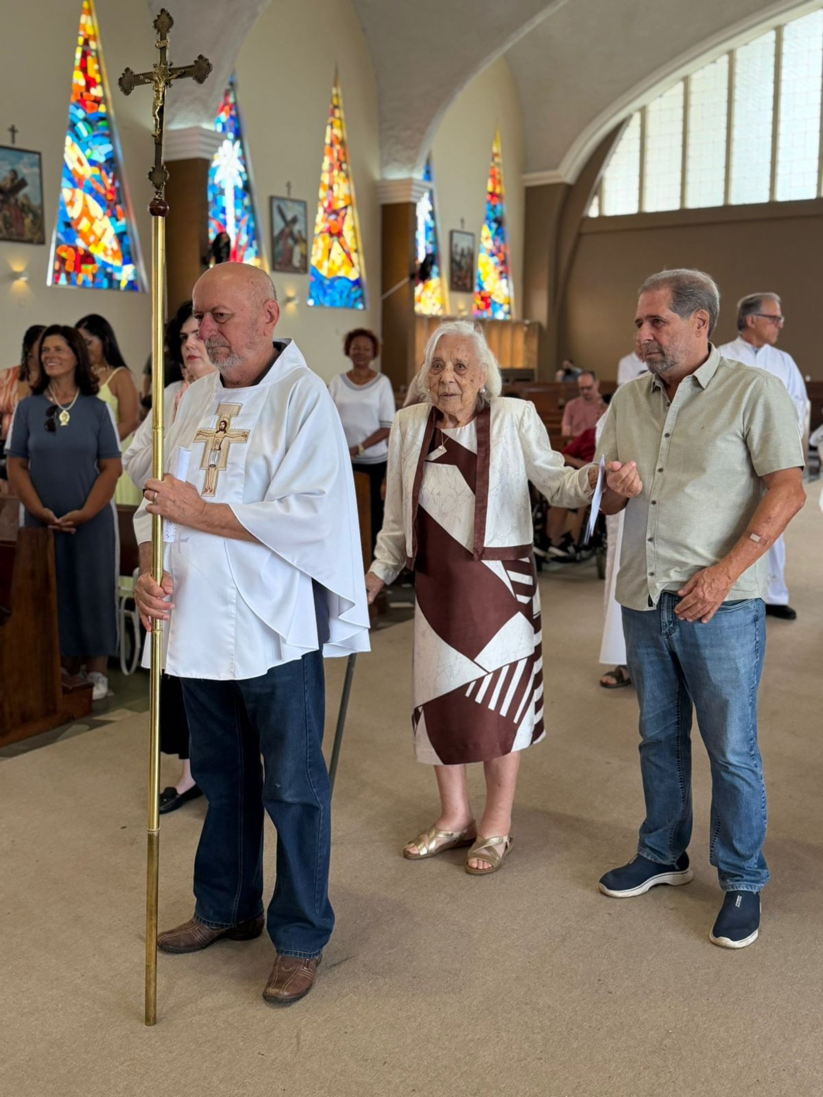 Nilza Teixeira Soares completa 100 anos e celebra a data com f&eacute;