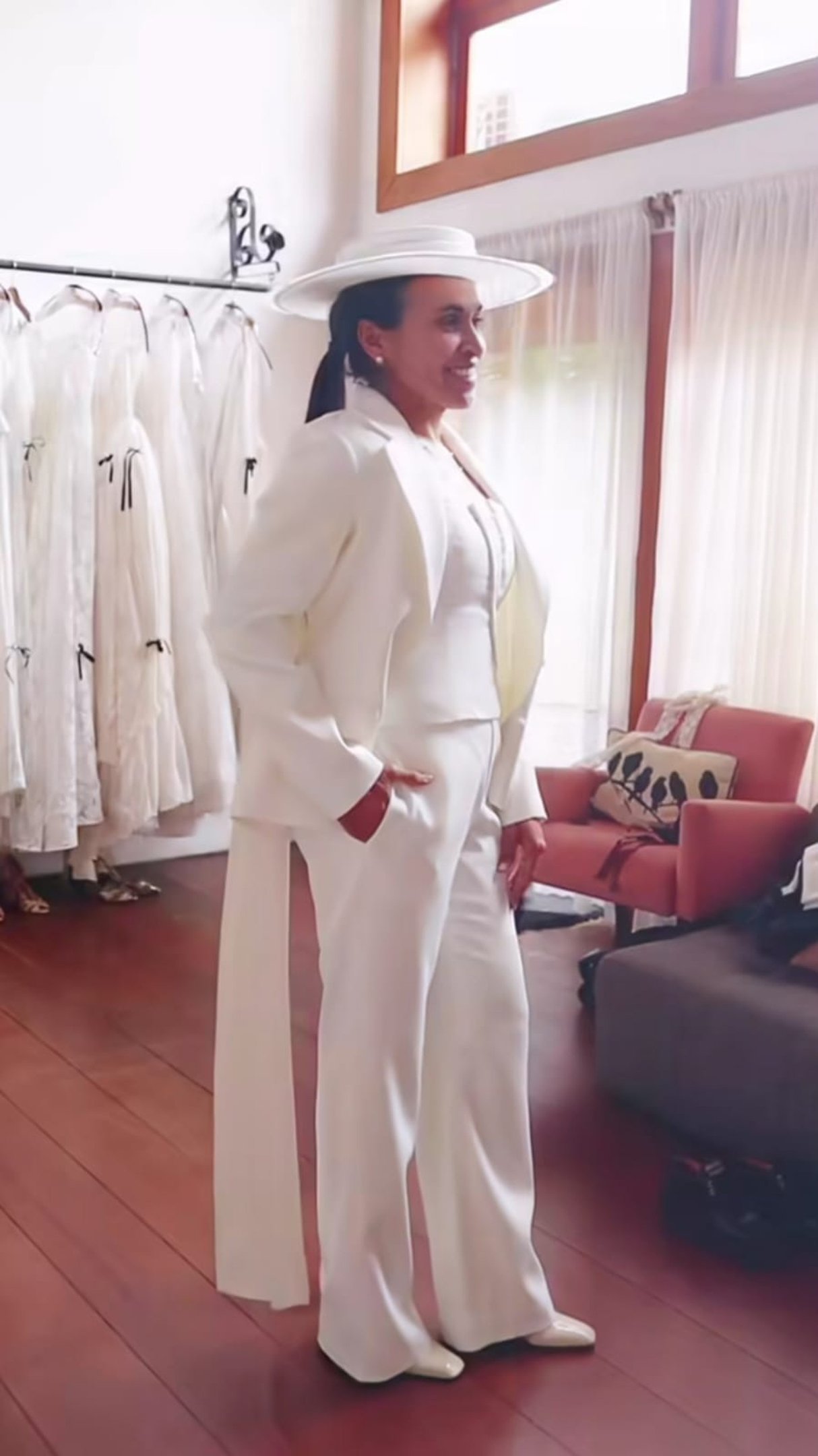 Jogadora Marta Silva vestida para casar