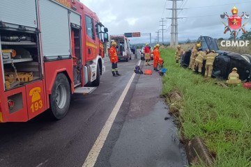 Capotagem em Sobradinho ocorreu na Rota do Cavalo e deixou um ferido -  (crédito: Divulgação/CBMDF)
