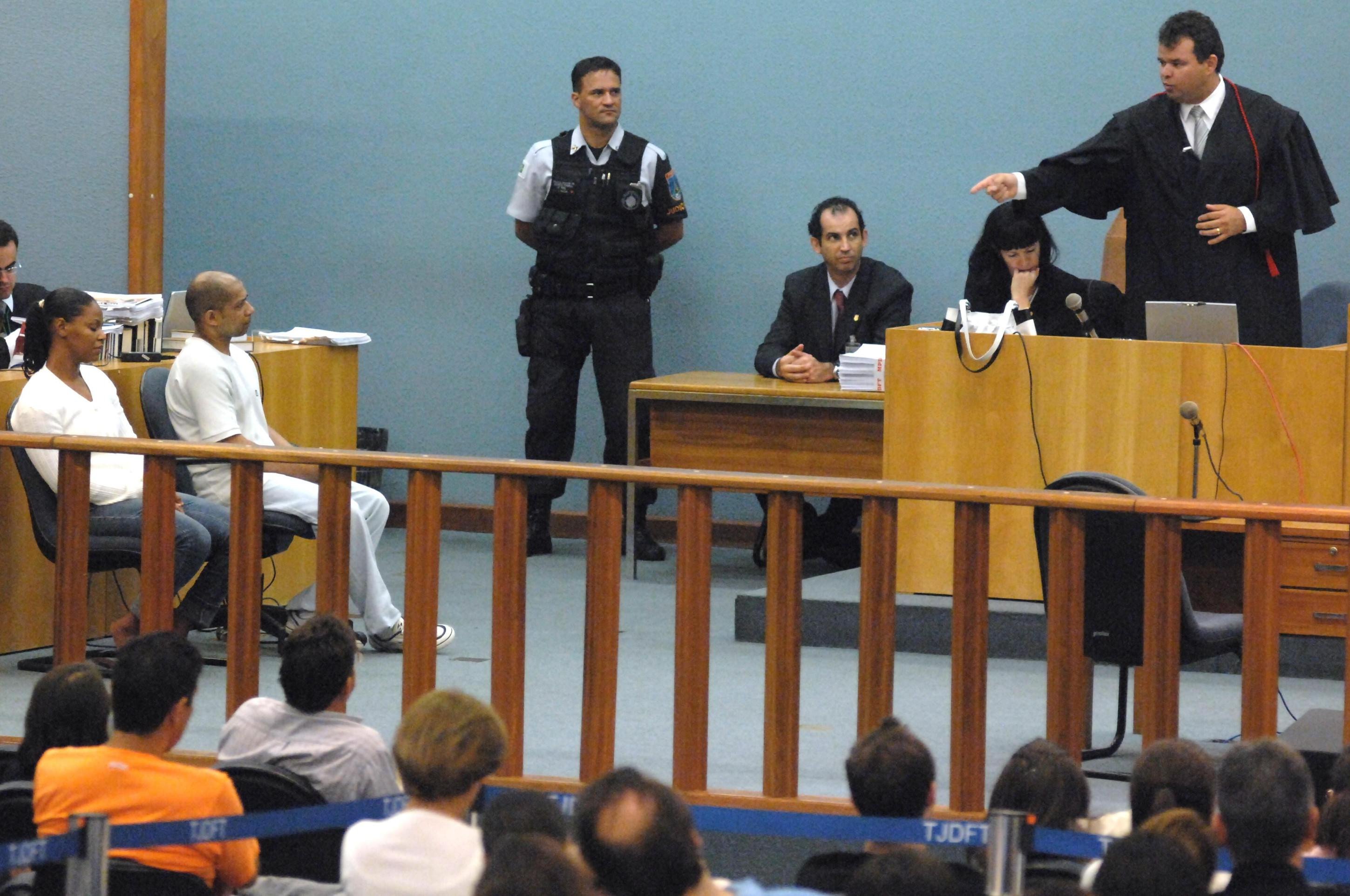 Caso Maria Claudia Siqueira Del Isola, morta em 2004, julgado em 2007