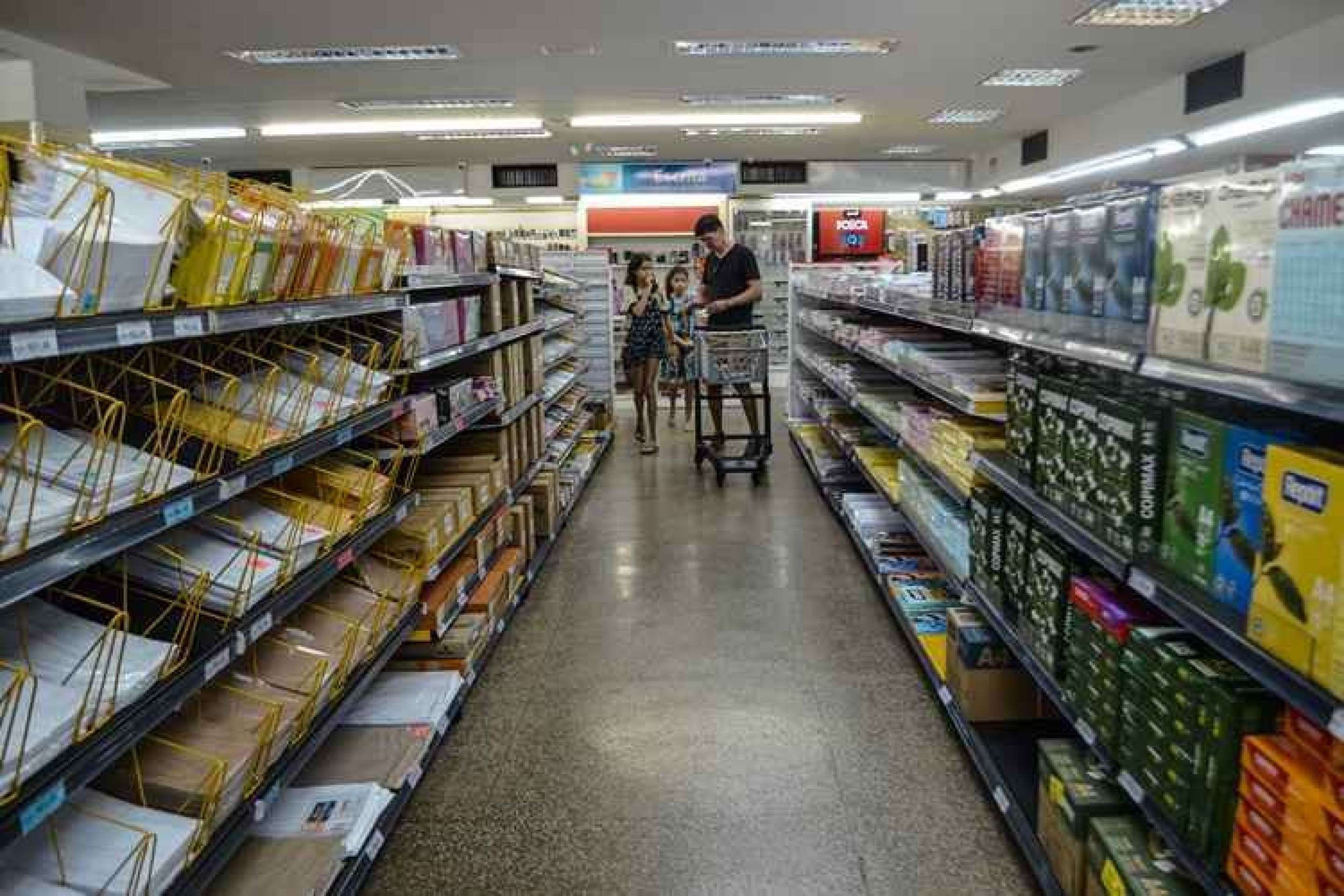 Brasileiros costumam reutilizar materiais escolares do ano anterior