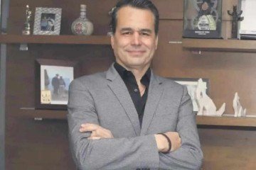 Adrián Corona Radillo comandava o Grupo Corona, empresa fundada em 1954 por Dom Armando Corona, em Jalisco - (crédito: Reprodução/Redes Sociais ) Adrián Corona Radillo comandava o Grupo Corona, empresa fundada em 1954 por Dom Armando Corona, em Jalisco - (crédito: Reprodução/Redes Sociais )