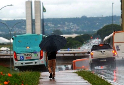 Chuva marca a quarta-feira em Bras&iacute;lia, com alerta para temporais
 -  (crédito:  Ed Alves/CB/DA Press) -Chuva marca a quarta-feira em Bras&iacute;lia, com alerta para temporais
 -  (crédito:  Ed Alves/CB/DA Press)