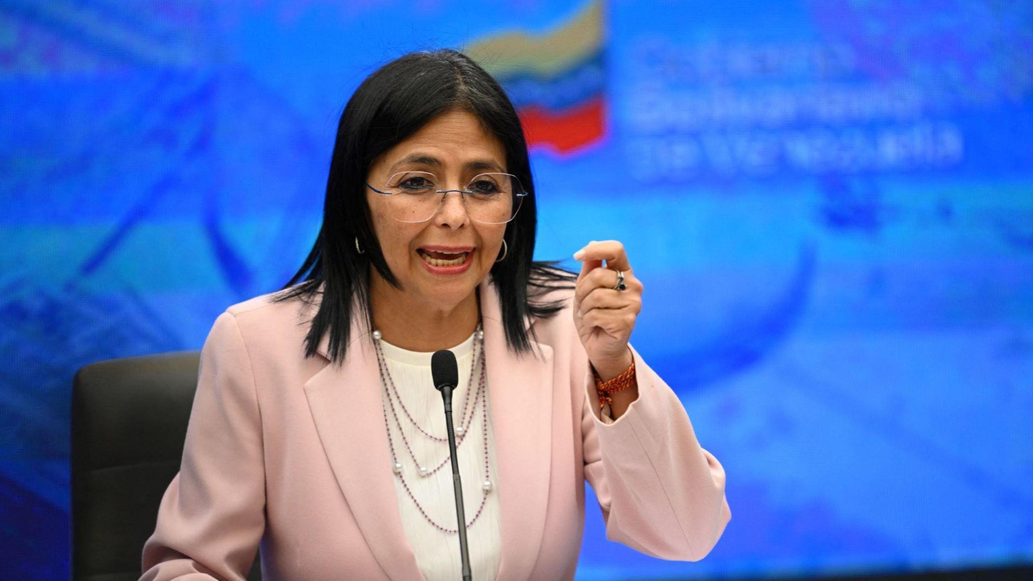 Quem é Delcy Rodríguez, a poderosa sucessora de Maduro com trânsito nos EUA, na China e entre empresários 