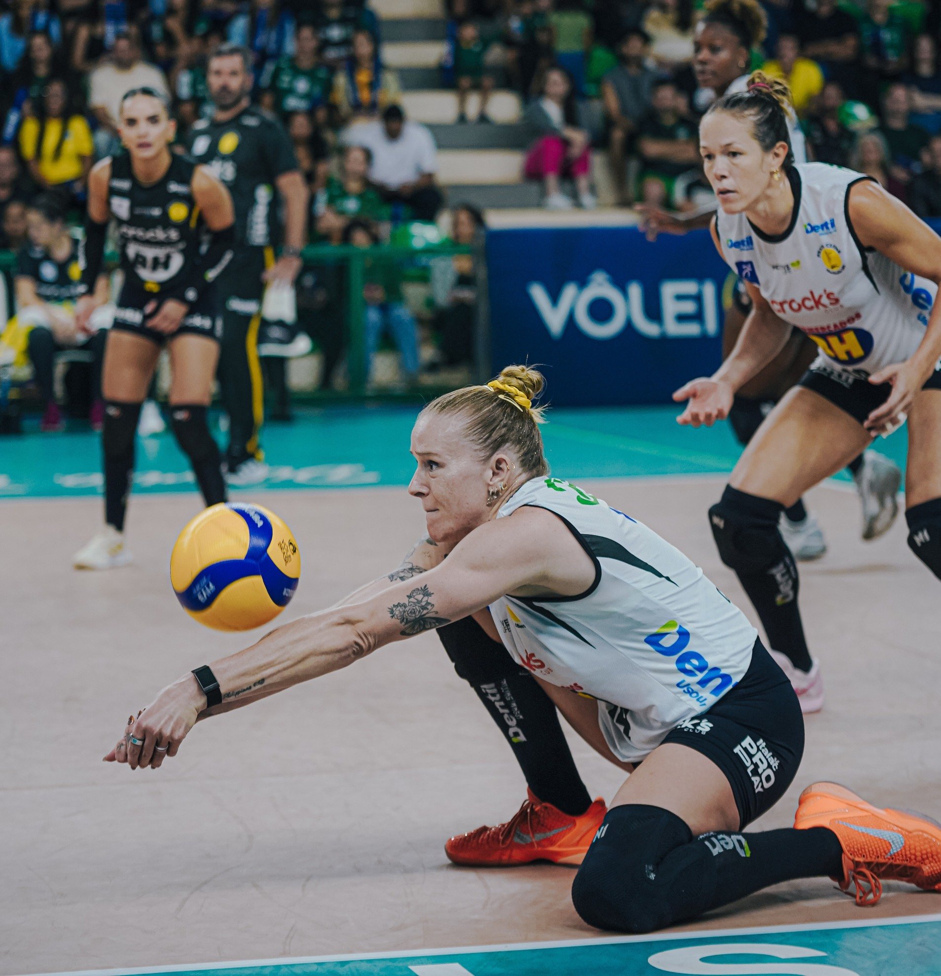 Recep&ccedil;&atilde;o foi um dos fundamentos bem executados pelo Praia Clube contra o Bras&iacute;lia