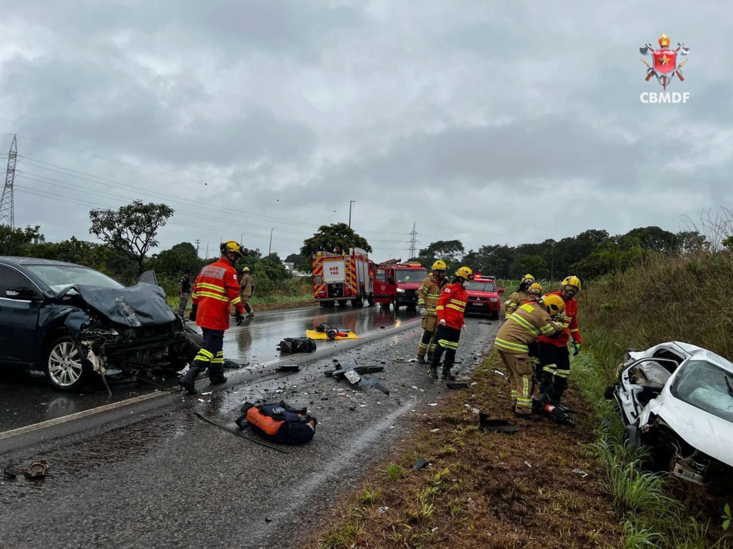 Colis&atilde;o deixa dois feridos na DF-280