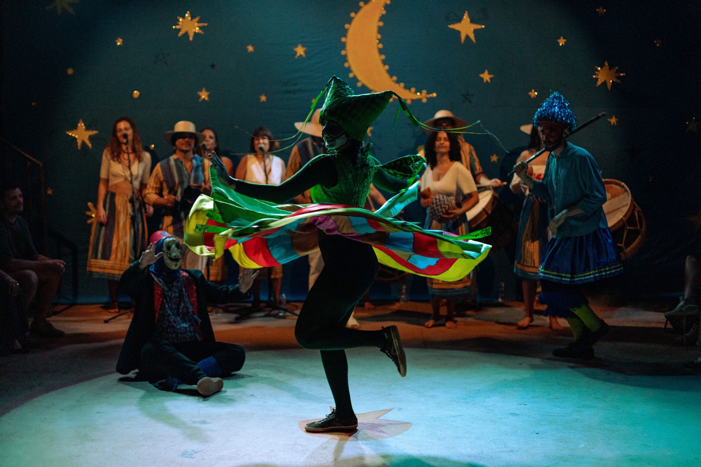 Brincantes trabalham pela sobreviv&ecirc;ncia da cultura popular 