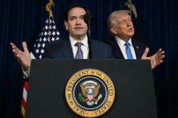 Rubio e Trump no sábado, horas após o ataque à Venezuela: ontem, secretário de Estado falou, sem detalhes, sobre futuro do país  -  (crédito: AFP)