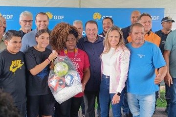 Campo sintético foi inaugurado em Sobradinho