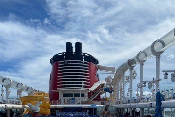 O tobogã dentro do navio é uma das principais atrações