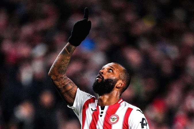 Igor Thiago comemora contra o Sunderland, ontem: ao chegar a 16, se isolou como o brasileiro mais goleador em uma temporada da Premier League - (crédito: Divulgação/Brentford) Igor Thiago comemora contra o Sunderland, ontem: ao chegar a 16, se isolou como o brasileiro mais goleador em uma temporada da Premier League - (crédito: Divulgação/Brentford)