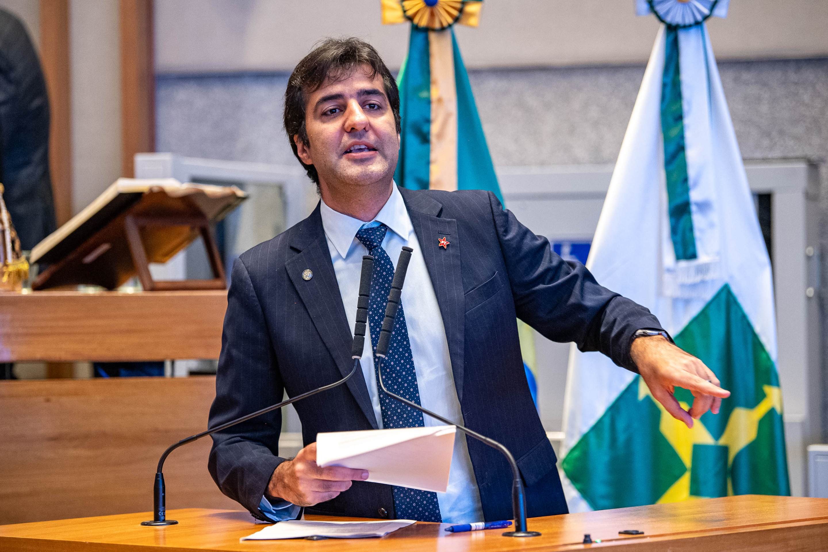 Gabriel Magno (PT) avalia que alguns dos temas mais sens&iacute;veis discutidos em 2025 seguem sem desfecho
