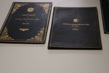 As Constituições originais de 1891 e 1934 foram digitalizadas, visando reduzir o manuseio dos originais e ampliar o acesso público -  (crédito:  Bruna Gaston CB/DA Press)