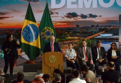 Lula discursa durante o ato de três anos do 8 de Janeiro: veto ao PL da dosimetria -  (crédito:  Marcelo Ferreira/CB/D.A Press) -Lula discursa durante o ato de três anos do 8 de Janeiro: veto ao PL da dosimetria -  (crédito:  Marcelo Ferreira/CB/D.A Press)