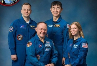 A ISS orbita a Terra a uma altitude média de cerca de 400 km acima da superfície -  (crédito: NASA) -A ISS orbita a Terra a uma altitude média de cerca de 400 km acima da superfície -  (crédito: NASA)