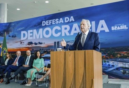 Num dos últimos atos à frente do Ministério da Justiça, Lewandowski participou da cerimônia em defesa da democracia, no Palácio do Planalto -  (crédito: Ricardo Stuckert/PR) -Num dos últimos atos à frente do Ministério da Justiça, Lewandowski participou da cerimônia em defesa da democracia, no Palácio do Planalto -  (crédito: Ricardo Stuckert/PR)