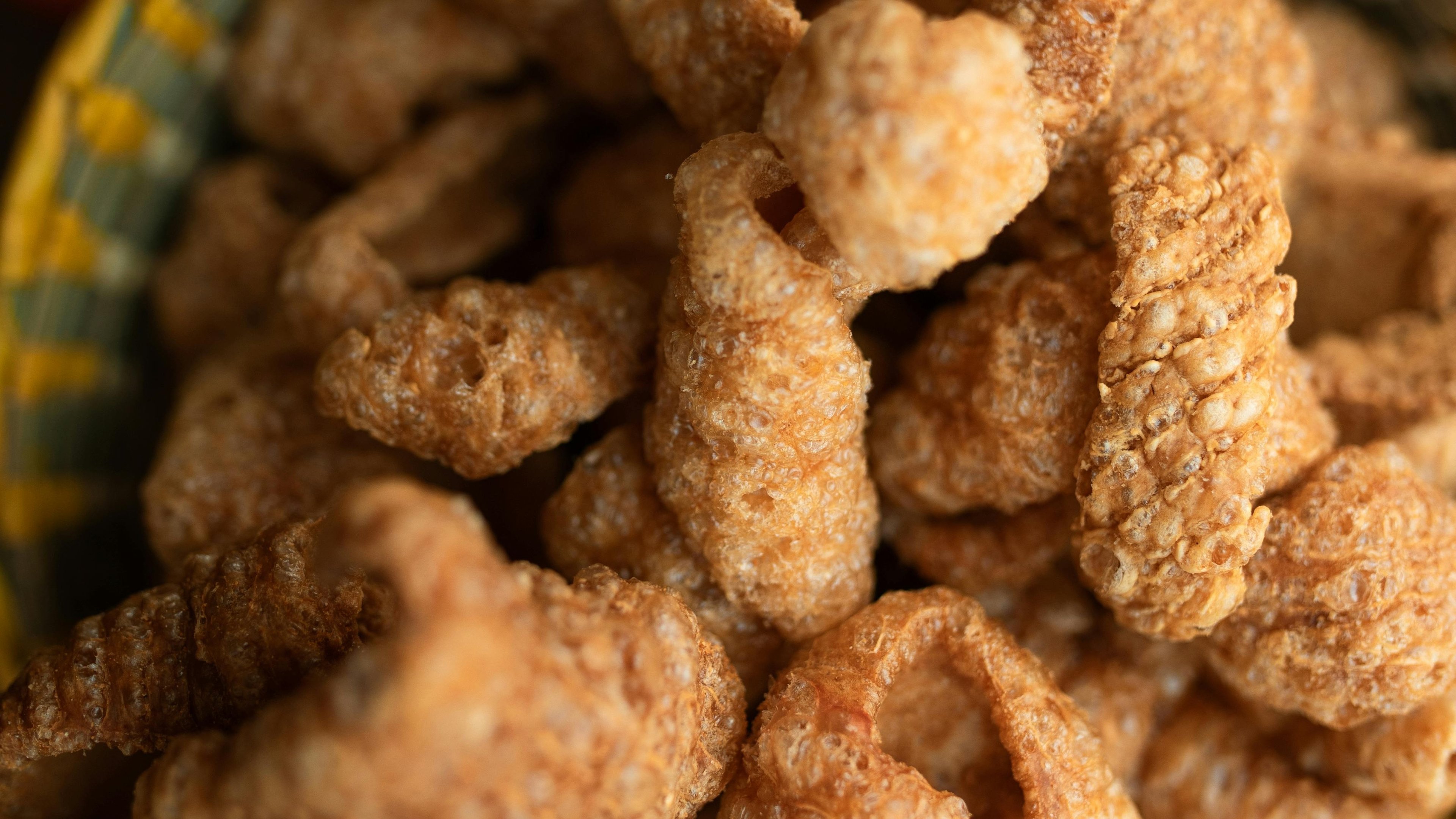 A receita do torresmo perfeito, crocante por fora e suculento por dentro, &eacute; desvendada com dicas essenciais de preparo -  (crédito: Pexels)