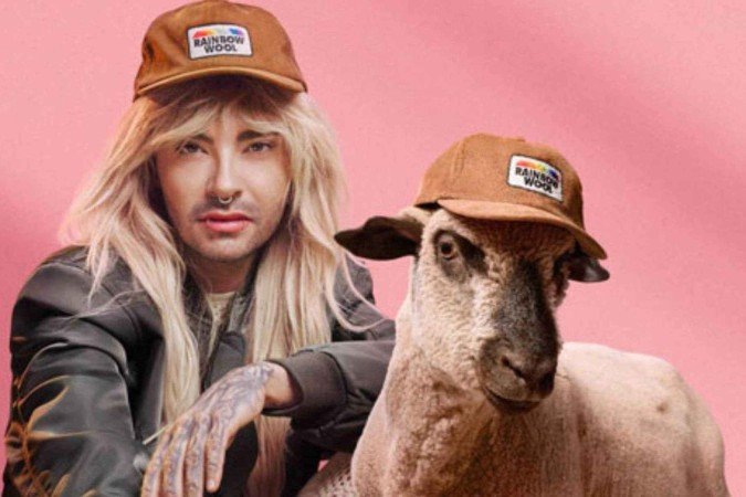 Todo o lucro da venda das peças é revertida para a LSVD+, organização não-governamental que apoia comunidades LGBTQIA+ em países onde ser queer ainda é ilegal ou perigoso