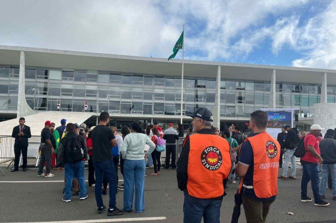 8/1: Lula promove ato pela democracia para marcar três anos da data