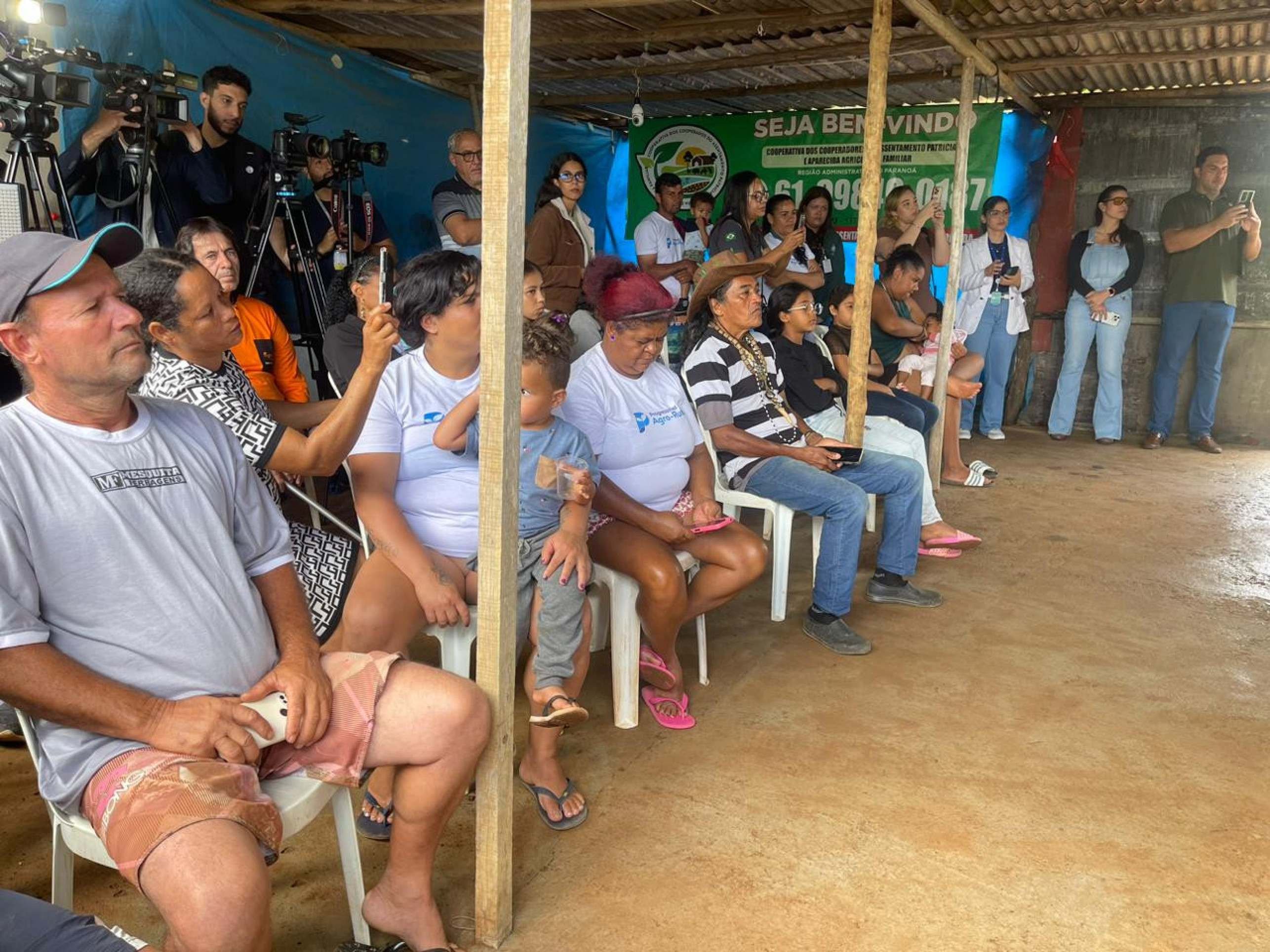 GDF entrega licen&ccedil;a ambiental para produtores do assentamento Patr&iacute;cia Aparecida 