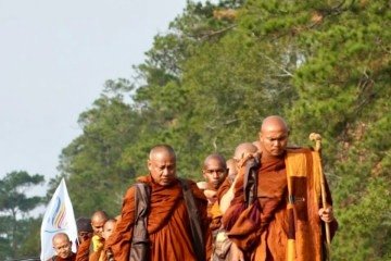 A "Caminhada para a Paz", com 19 religiosos, durará aproximadamente 120 dias - (crédito: Instagram/walkforpeaceusa) A "Caminhada para a Paz", com 19 religiosos, durará aproximadamente 120 dias - (crédito: Instagram/walkforpeaceusa)