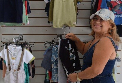 Com carinho, Cleide destina parte de sua renda para presentear filhos e netos -  (crédito:  Marcelo Ferreira/CB/D.A Press) -Com carinho, Cleide destina parte de sua renda para presentear filhos e netos -  (crédito:  Marcelo Ferreira/CB/D.A Press)