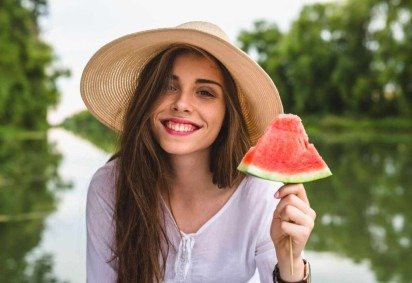 Certos alimentos ajudam a enfrentar o calor e contribuem para o emagrecimento (Imagem: Dejan Dundjerski | Shutterstock) -  (crédito: EdiCase) -Certos alimentos ajudam a enfrentar o calor e contribuem para o emagrecimento (Imagem: Dejan Dundjerski | Shutterstock) -  (crédito: EdiCase)