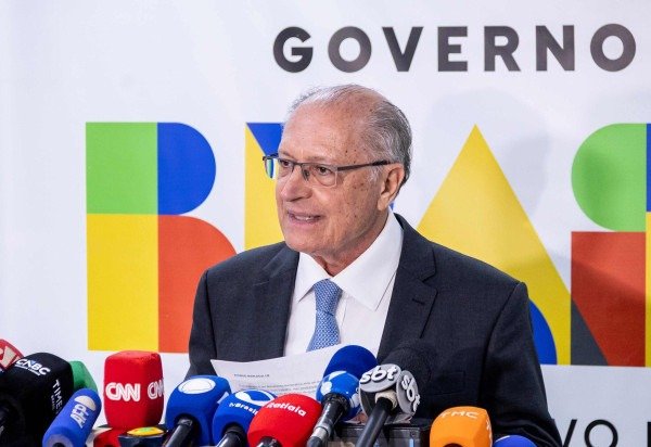 Vice-Presidente da República e Ministro, Geraldo Alckmin durante coletiva de imprensa, no MDIC, em Brasília -  (crédito: Júlio César Silva/MDIC)