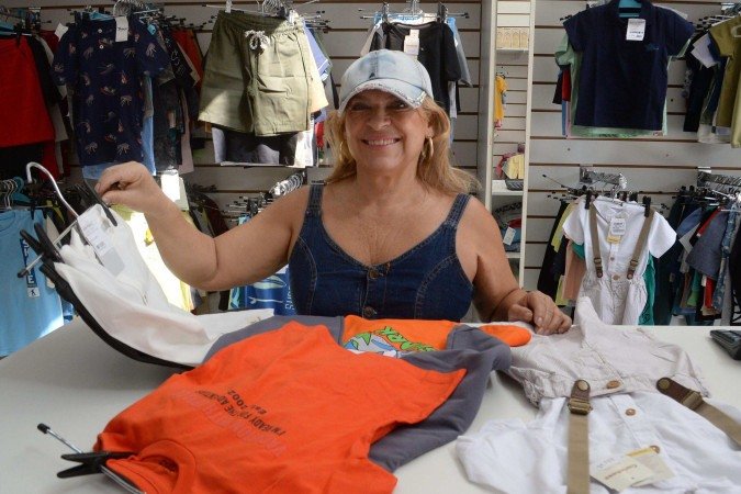 Cleide criou os filhos e, hoje, adora viajar pelo país, comprar roupas para a família e saborear uma boa comida