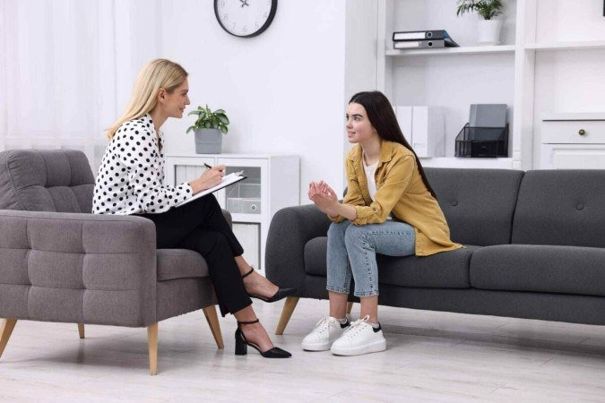 A terapia promove autoconhecimento e fortalece escolhas mais conscientes ao longo do ano (Imagem: New Africa | Shutterstock) - (crédito: EdiCase) A terapia promove autoconhecimento e fortalece escolhas mais conscientes ao longo do ano (Imagem: New Africa | Shutterstock) - (crédito: EdiCase)