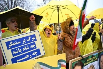 Manifestação diante da Casa Branca em apoio aos protestos contra o regime iraniano