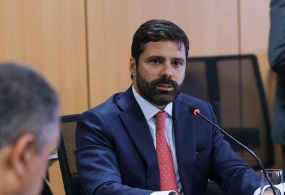 Manoel Carlos, seu substituto, é doutor em Direito do Estado pela Universidade de São Paulo e foi secretário-geral da presidência do STF -  (crédito: Wilson Dias/Agência Brasil) -Manoel Carlos, seu substituto, é doutor em Direito do Estado pela Universidade de São Paulo e foi secretário-geral da presidência do STF -  (crédito: Wilson Dias/Agência Brasil)