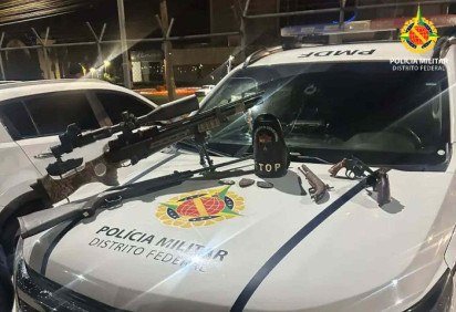 Ao todo, foram apreendidos 181 munições, dois revólveres, uma garrucha, uma espingarda e uma carabina de pressão -  (crédito: PMDF/Divulgação) -Ao todo, foram apreendidos 181 munições, dois revólveres, uma garrucha, uma espingarda e uma carabina de pressão -  (crédito: PMDF/Divulgação)