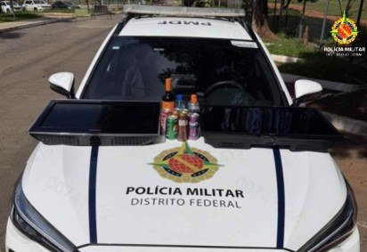 Os dois suspeitos foram autuados em flagrante por tentativa de furto -  (crédito: Divulgação/PMDF)