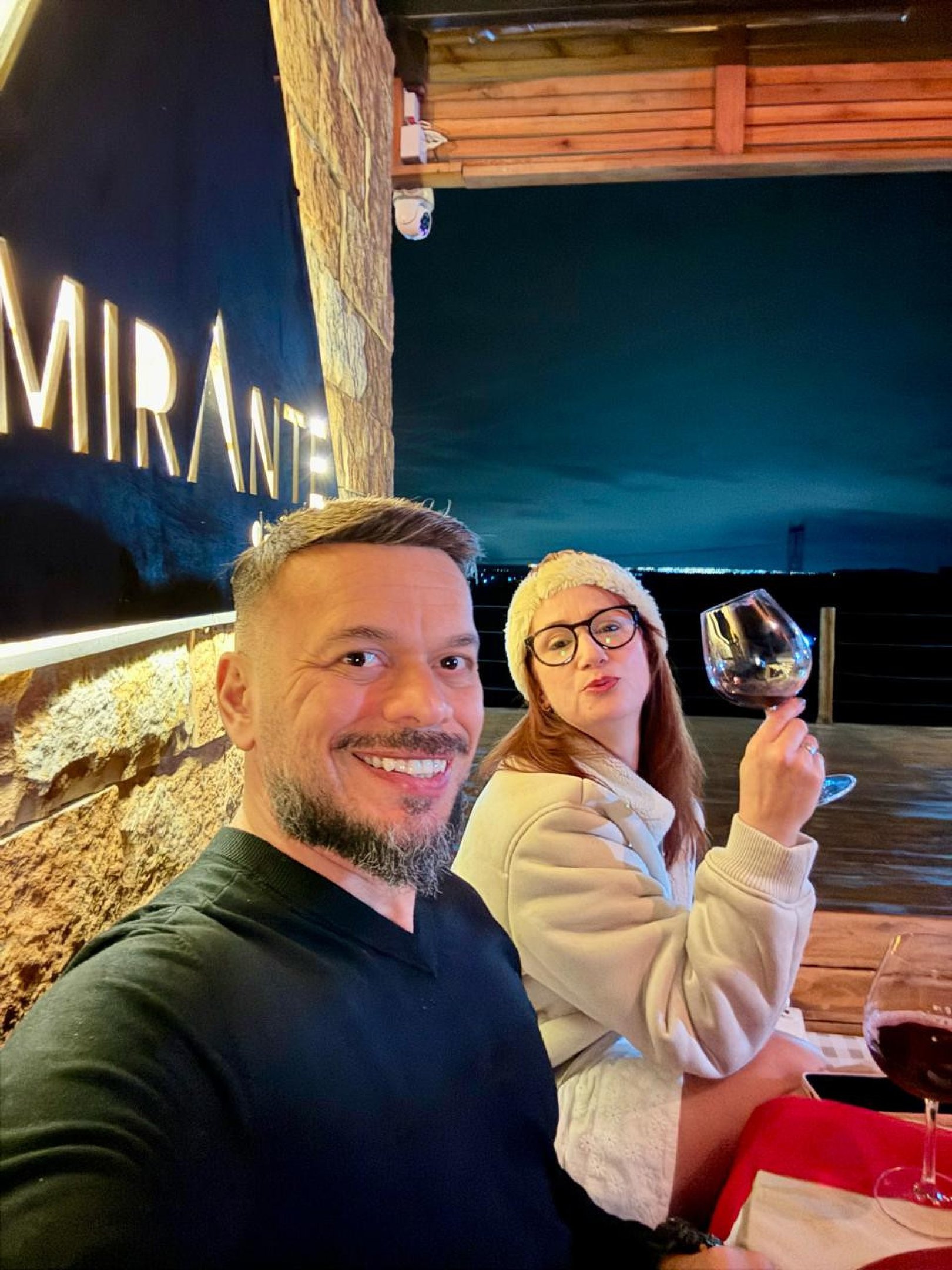 C&acirc;ndido Gon&ccedil;alves e Claudiana no Mirante da Cabana