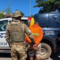 Antes da chegada dos policiais, o homem foi amarrado -  (crédito: Divulgação/PMDF)