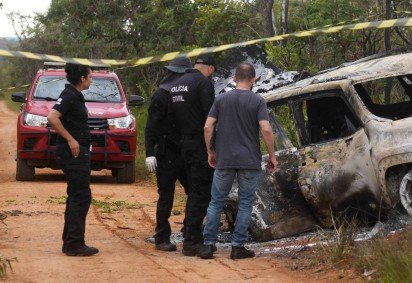 Corpo é encontrado dentro de Carro em chams no Parque Nacional proximo a Santa Luzia/Estrutural.  -  (crédito: Ed Alves/CB)