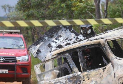  12/01/2026 - Ed Alves/CB/DA Press. Cidades. Corpo é encontrado dentro carro em chamas. Entre Parque Nacional e Santa Luzia/Estrutural.  -  (crédito:  Ed Alves/CB/DA Press) - 12/01/2026 - Ed Alves/CB/DA Press. Cidades. Corpo é encontrado dentro carro em chamas. Entre Parque Nacional e Santa Luzia/Estrutural.  -  (crédito:  Ed Alves/CB/DA Press)