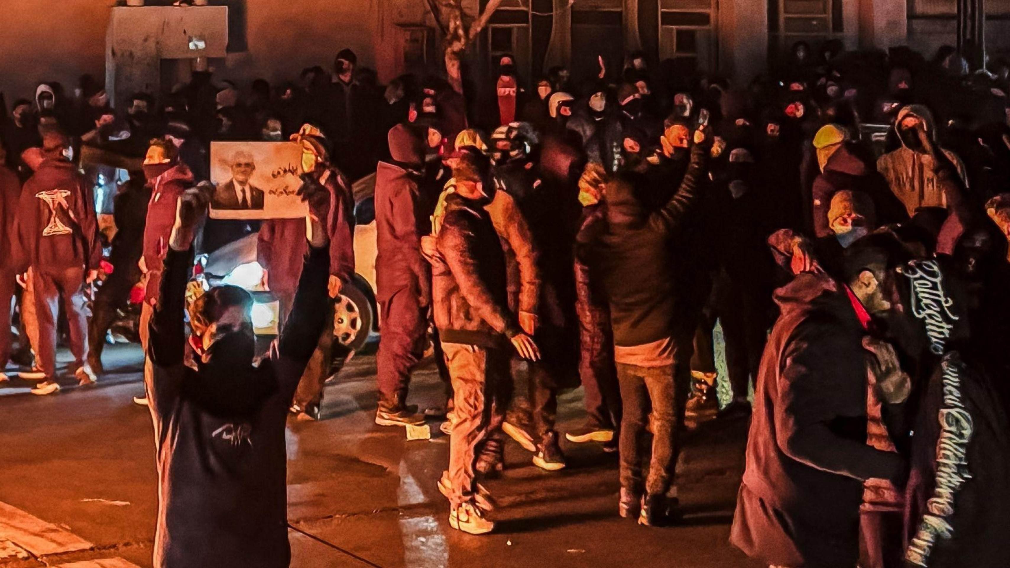 Especialistas afirmam que os protestos atuais são inéditos em escala e alcance - (crédito: BBC) Especialistas afirmam que os protestos atuais são inéditos em escala e alcance - (crédito: BBC)