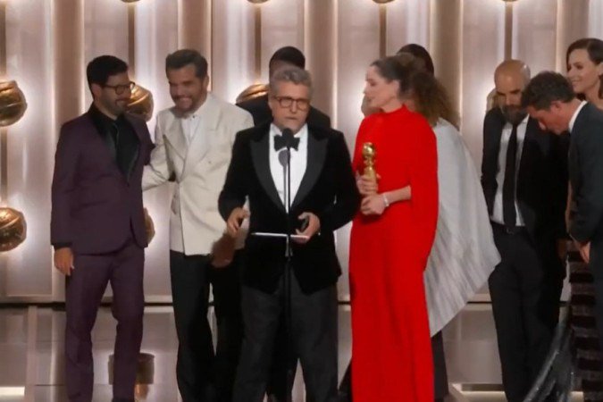 O elenco do filme 'O Agente Secreto', vencedor do Globo de Ouro de Melhor Filme em Língua Não Inglesa, no último domingo (11/10) - (crédito: Reprodução de vídeo TV Globo ) O elenco do filme 'O Agente Secreto', vencedor do Globo de Ouro de Melhor Filme em Língua Não Inglesa, no último domingo (11/10) - (crédito: Reprodução de vídeo TV Globo )