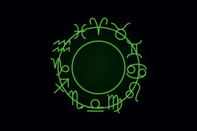 O baralho cigano revela um período de ajustes emocionais, em que o universo testará a coerência entre discurso e atitude (Imagem: bokunya_love | Shutterstock) - (crédito: EdiCase) O baralho cigano revela um período de ajustes emocionais, em que o universo testará a coerência entre discurso e atitude (Imagem: bokunya_love | Shutterstock) - (crédito: EdiCase)