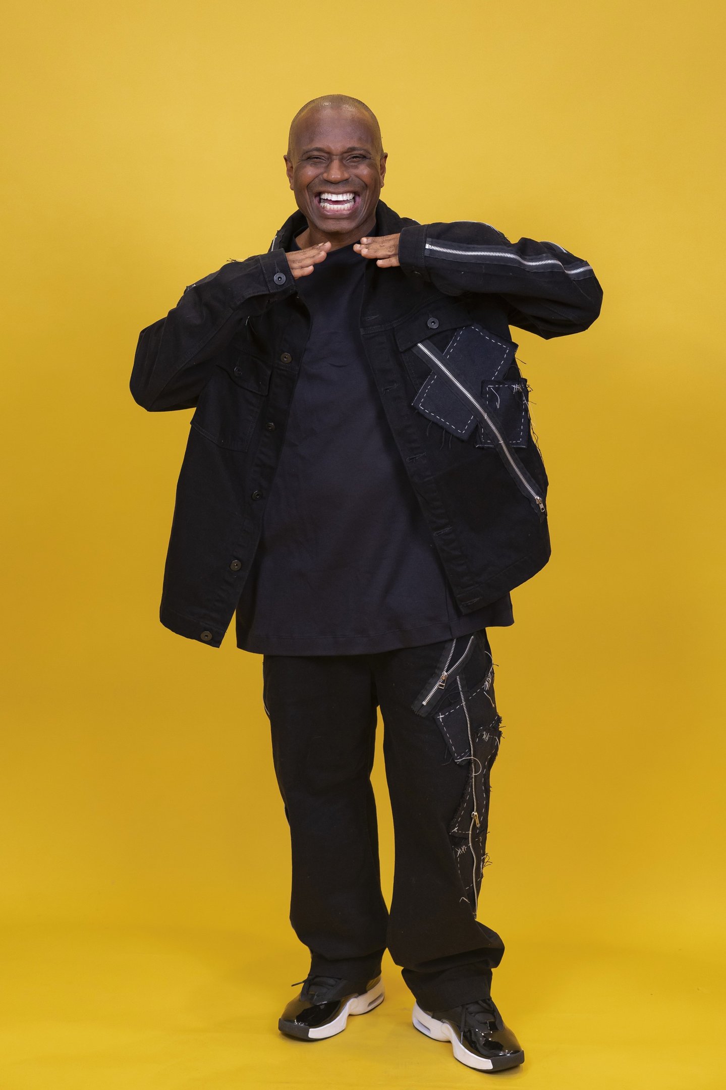 Edilson &eacute; ex-jogador de futebol e est&aacute; no BBB 26 