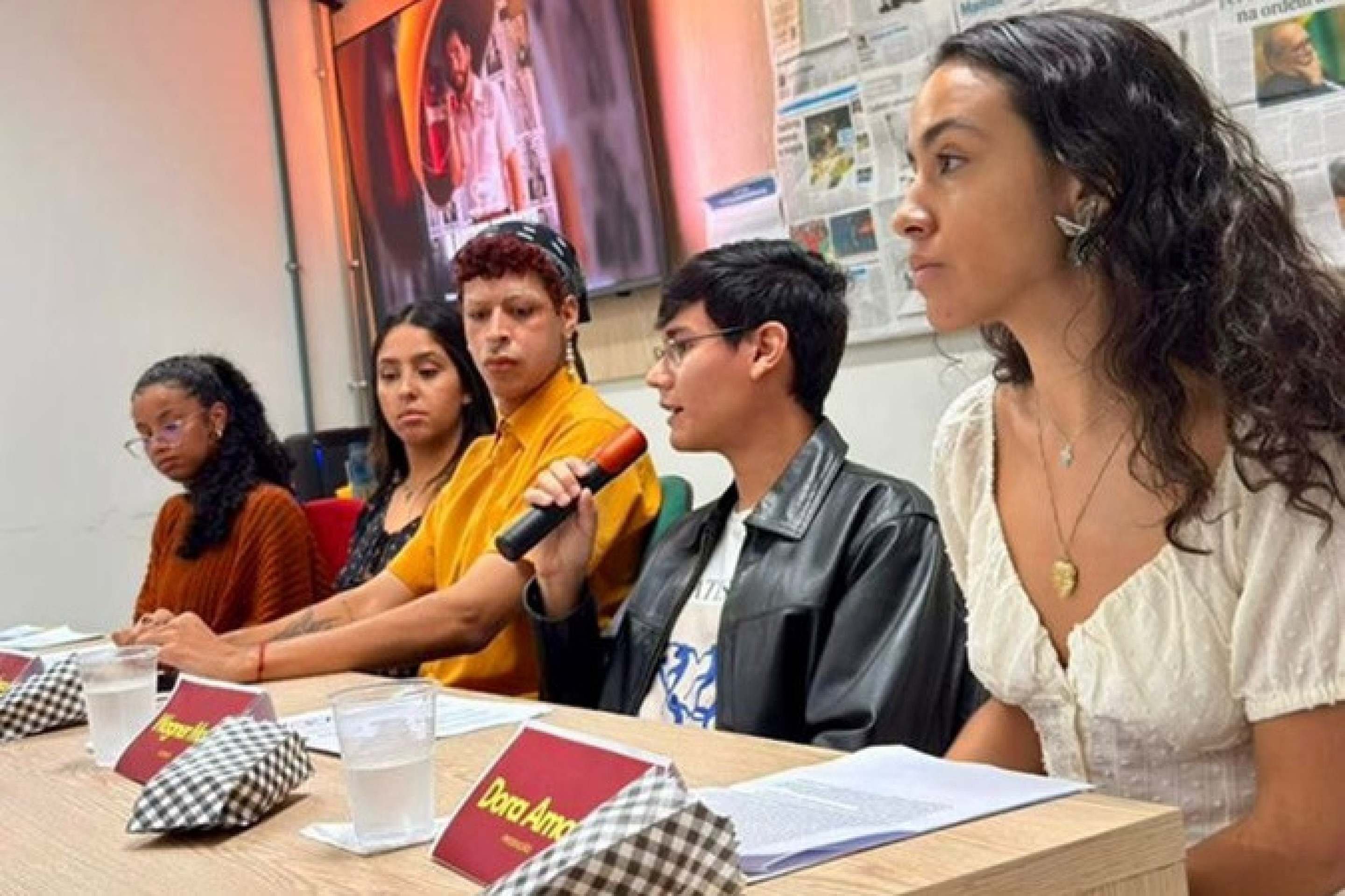 Vencedor de dois Globos de Ouro, O Agente Secreto também foi tema de coletiva simulada na UnB