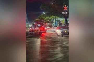 Pedestre fica ferido após atropelamento no centro de Ceilândia -  (crédito: CBMDF/Divulgação)