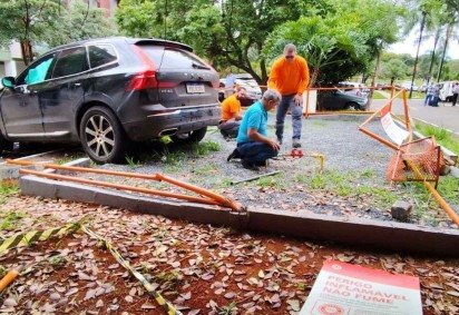 Um homem com sinais de embriaguez colidiu com a central de gás do Bloco C da SQN 107 -  (crédito: Ed Alves/CB/D.A Press) -Um homem com sinais de embriaguez colidiu com a central de gás do Bloco C da SQN 107 -  (crédito: Ed Alves/CB/D.A Press)